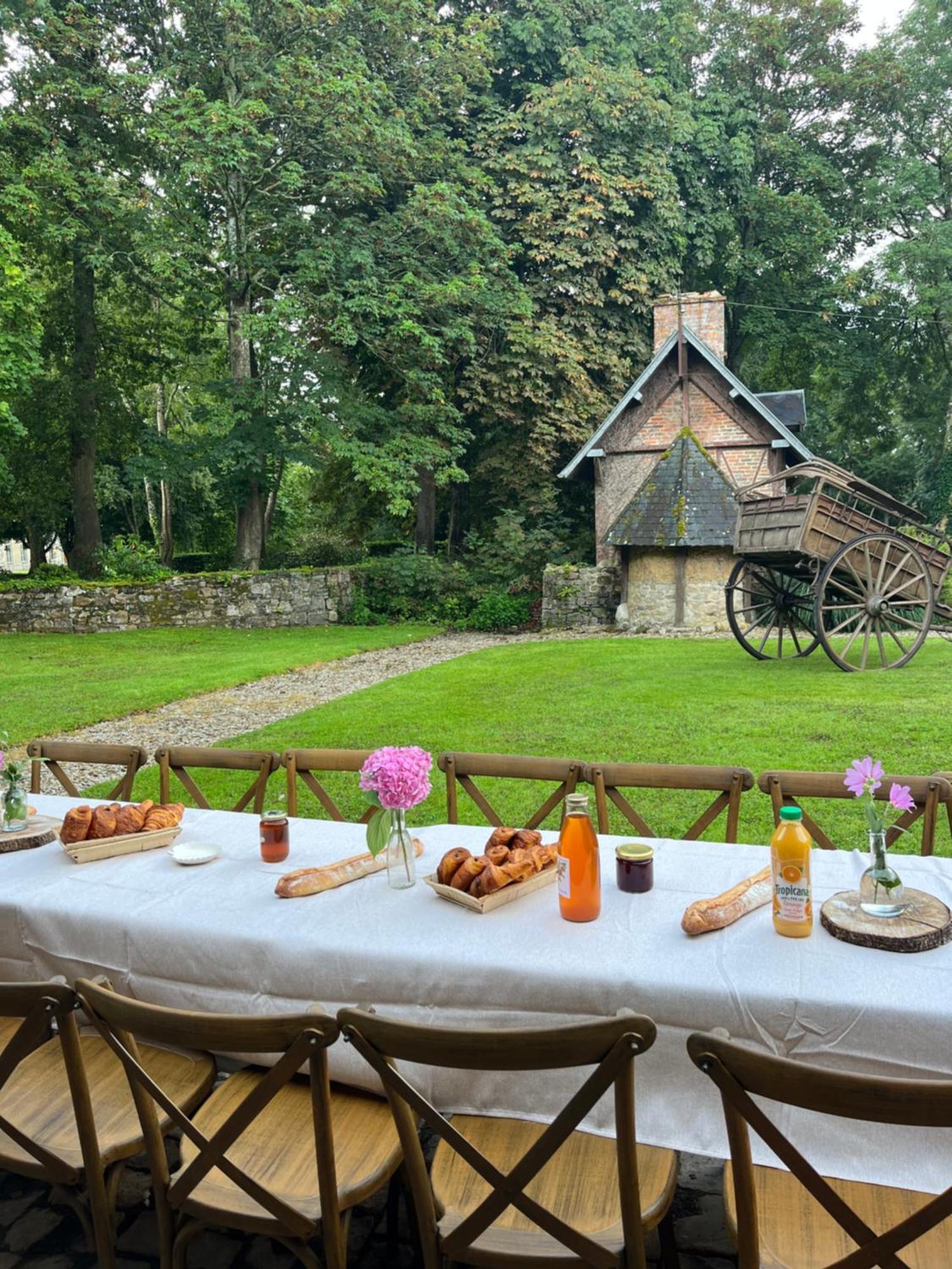 Bed and Breakfast Abbaye De Blanchelande Neufmesnil Экстерьер фото