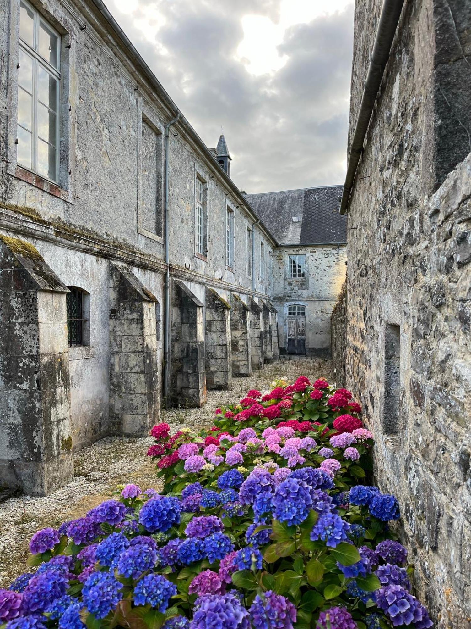 Bed and Breakfast Abbaye De Blanchelande Neufmesnil Экстерьер фото