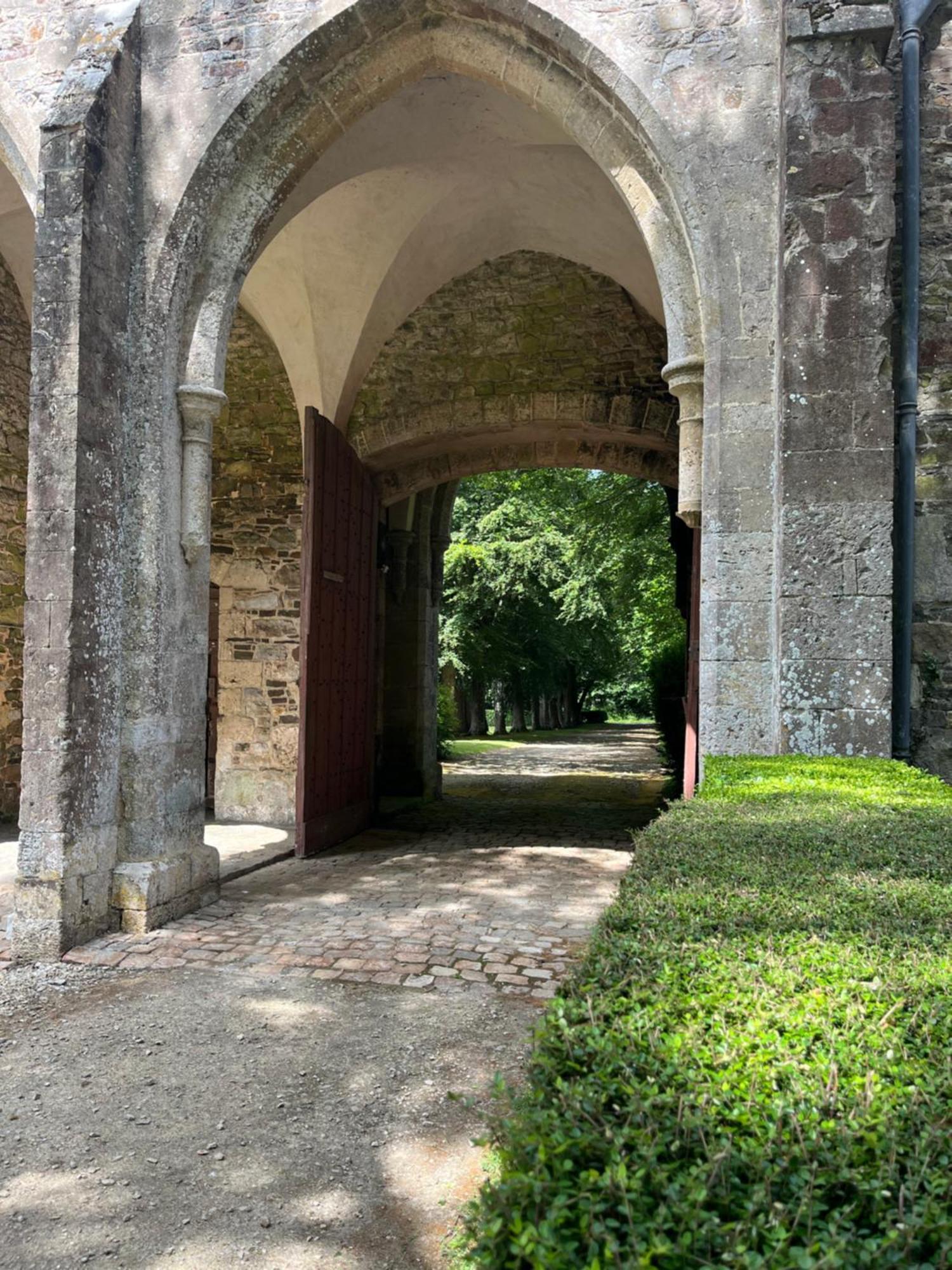 Bed and Breakfast Abbaye De Blanchelande Neufmesnil Экстерьер фото
